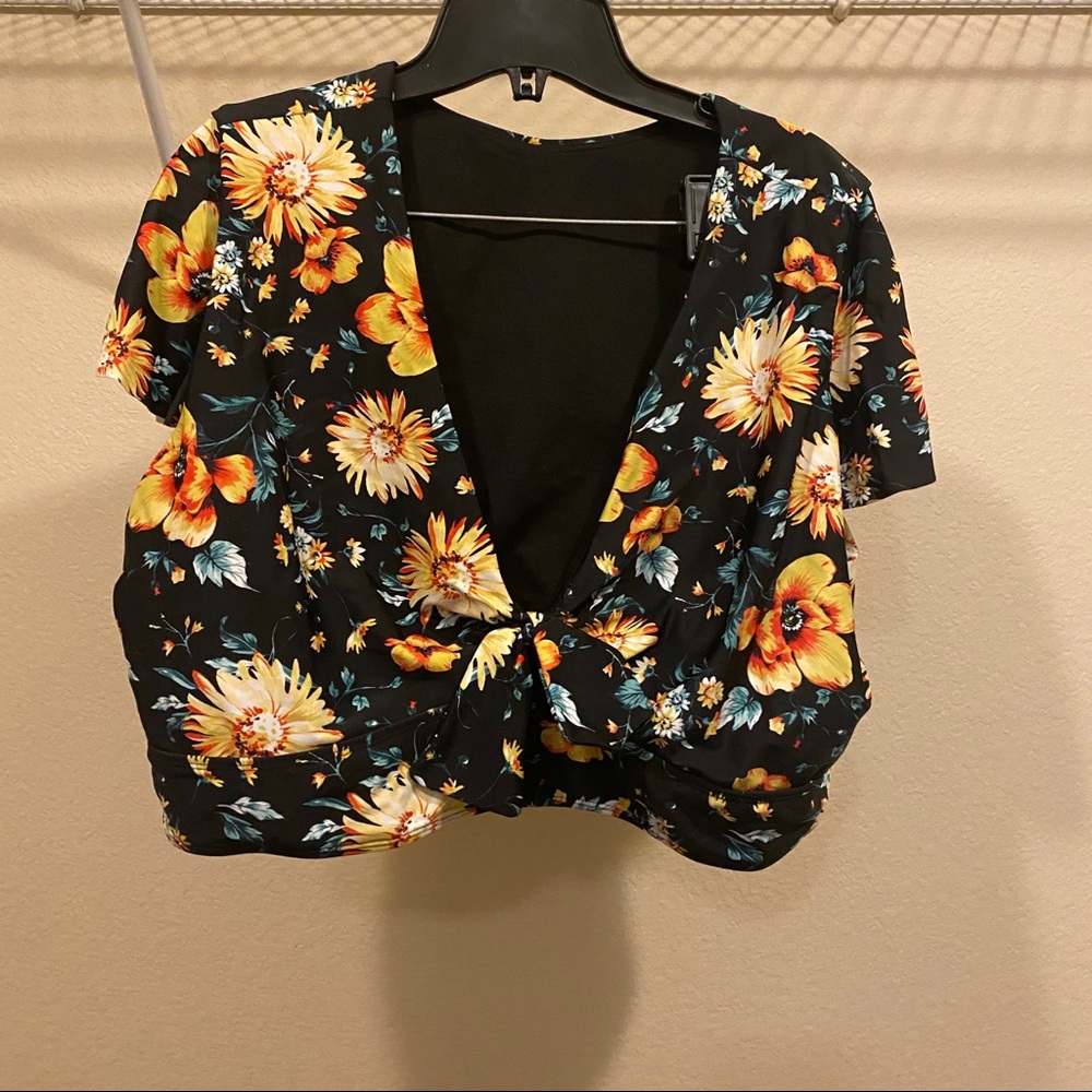 Flutter sleeve Swim top